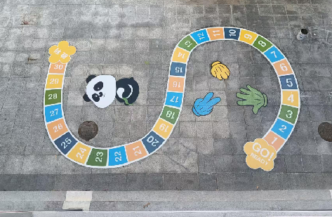 峨眉山地面游戏彩绘