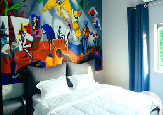 峨眉山对于酒店的墙体彩绘而言更注重哪些方面？